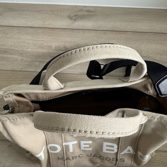 Marc Jacobs The Canvas Small Tote Bag (beige) - Picture 7 of 8